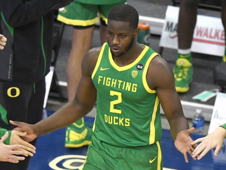 Omoruyi leads Oregon in win over Eastern Washington | theScore.com