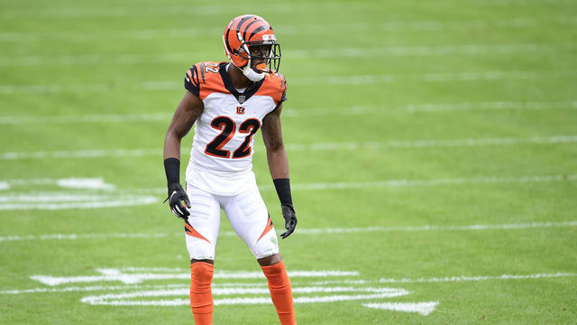 LANDOVER, MARYLAND - NOVEMBER 22: William Jackson #22 of the Cincinnati Bengals lines up against the Washington Football Team in the first half at FedExField on November 22, 2020 in Landover, Maryland.