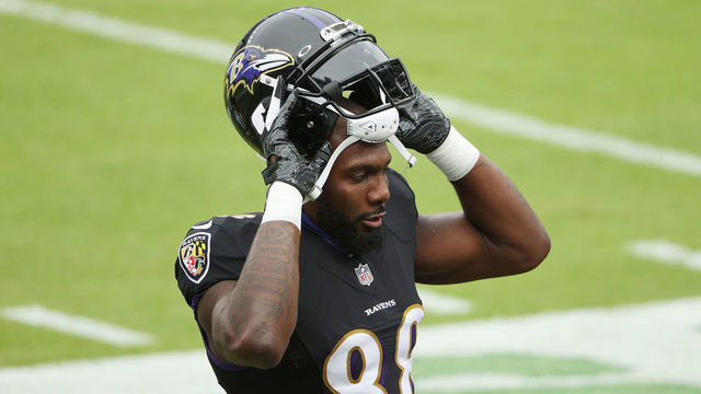 BALTIMORE, MARYLAND - NOVEMBER 22: Dez Bryant #88 of the Baltimore Ravens removes his helmet after warm ups against the Tennessee Titans before the game at M&T Bank Stadium on November 22, 2020 in Baltimore, Maryland.
