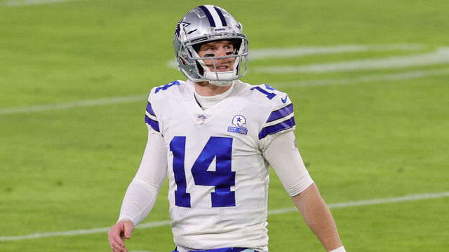 BALTIMORE, MARYLAND - DECEMBER 08: Quarterback Andy Dalton #14 of the Dallas Cowboys reacts against the Baltimore Ravens during the first half at M&T Bank Stadium on December 8, 2020 in Baltimore, Maryland.