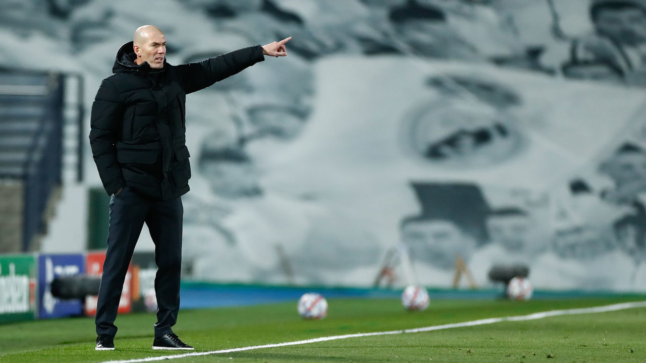 MADRID, SPAIN - DECEMBER 09: Zinedine Zidane, head coach of Real Madrid, gestures during the UEFA Champions League Group B stage match between Real Madrid and Borussia Moenchengladbach at Estadio Santiago Bernabeu on December 09, 2020 in Madrid, Spain.