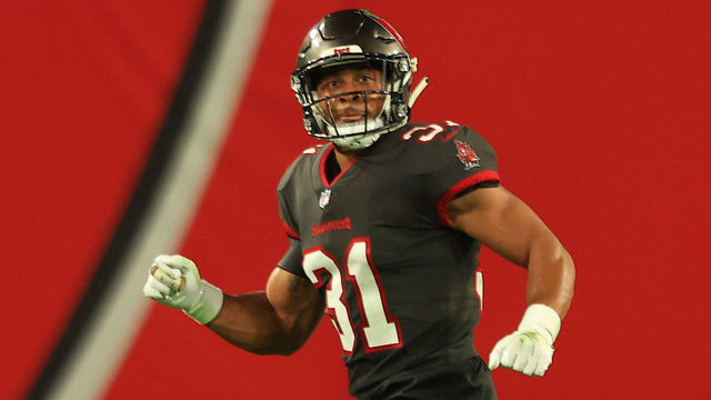 TAMPA, FLORIDA - NOVEMBER 23: Antoine Winfield Jr. #31 of the Tampa Bay Buccaneers celebrates a missed field goal during the third quarter in the game against the Los Angeles Rams at Raymond James Stadium on November 23, 2020 in Tampa, Florida.