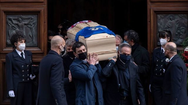 Italy's former football player Antonio Cabrini (R) and the son of Paolo Rossi, Alessandro Rossi (L), carry the coffin of the late Italian football player during his funeral at the Santa Maria Annunciata Cathedral in Vicenza, northeastern Italy, on December 12, 2020. - Former Italy's football player Paolo Rossi died on December 9, 2020 in Siena at the age of 64.