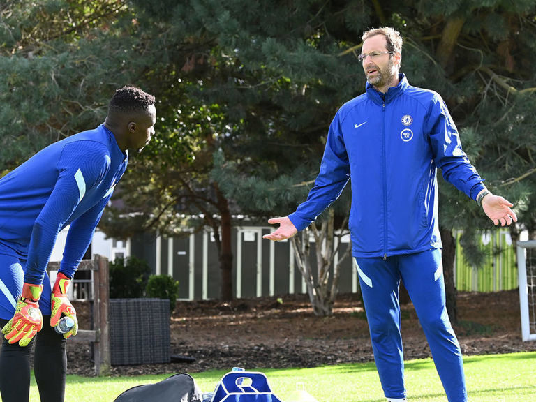 Cech expected to play for Chelsea's reserve team - Vimarsana News