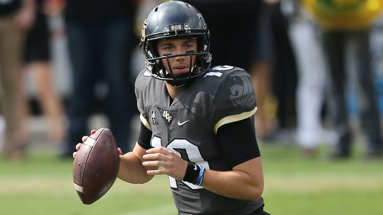ORLANDO, FL - NOVEMBER 10: McKenzie Milton #10 of the UCF Knights attempts a pass during a game against the Navy Midshipmen at Spectrum Stadium on November 10, 2018 in Orlando, Florida.