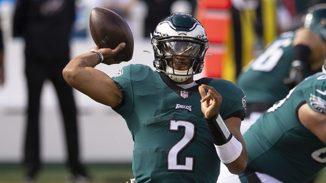 PHILADELPHIA, PA - OCTOBER 18: Jalen Hurts #2 of the Philadelphia Eagles passes the ball against the Baltimore Ravens at Lincoln Financial Field on October 18, 2020 in Philadelphia, Pennsylvania.