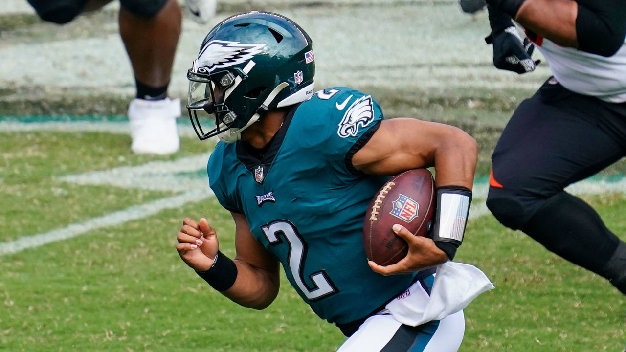 PHILADELPHIA, PA - SEPTEMBER 27: Philadelphia Eagles quarterback Jalen Hurts (2) runs the ball during the game between the Cincinnati Bengals and the Philadelphia Eagles on September 27, 2020 at Lincoln Financial Field in Philadelphia, PA.