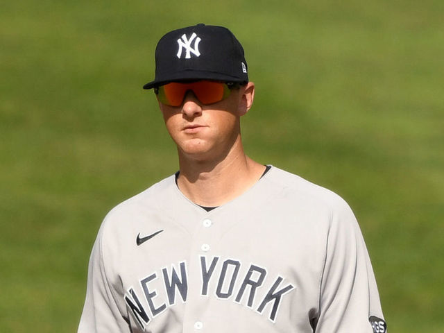 DJ LeMahieu relieved to remain with Yankees