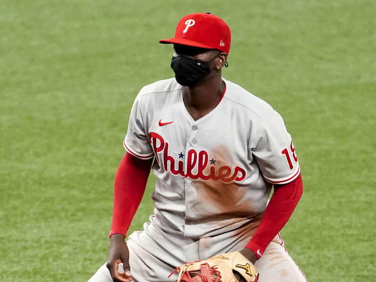 Didi Gregorius is playing with a mask this season because of a chronic  kidney disease