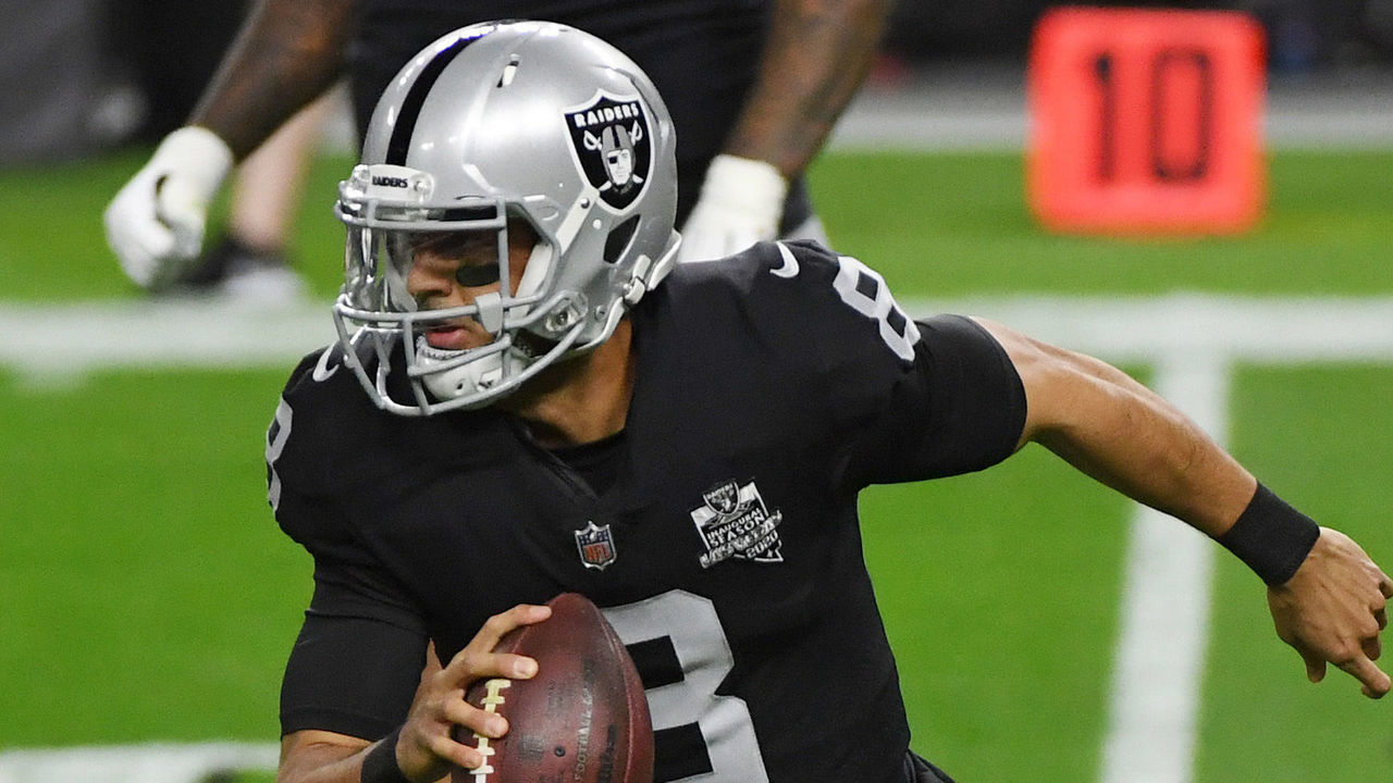 LAS VEGAS, NEVADA - DECEMBER 17: Quarterback Marcus Mariota #8 of the Las Vegas Raiders runs the ball during the first half against the Los Angeles Chargers at Allegiant Stadium on December 17, 2020 in Las Vegas, Nevada.