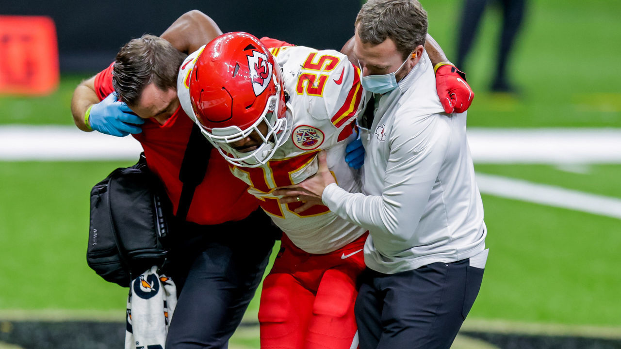 NEW ORLEANS, LA - DECEMBER 20: Kansas City Chiefs running back Clyde Edwards-Helaire (25) is tacked into the locker room to check out his injury against New Orleans Saints on December 20, 2020 at the Mercedes-Benz Superdome in New Orleans, LA.