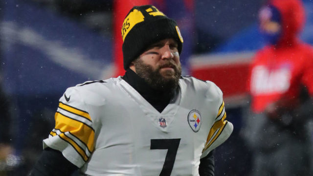 ORCHARD PARK, NY - DECEMBER 13: Ben Roethlisberger #7 of the Pittsburgh Steelers runs on the field before a game against the Buffalo Bills at Bills Stadium on December 13, 2020 in Orchard Park, New York.