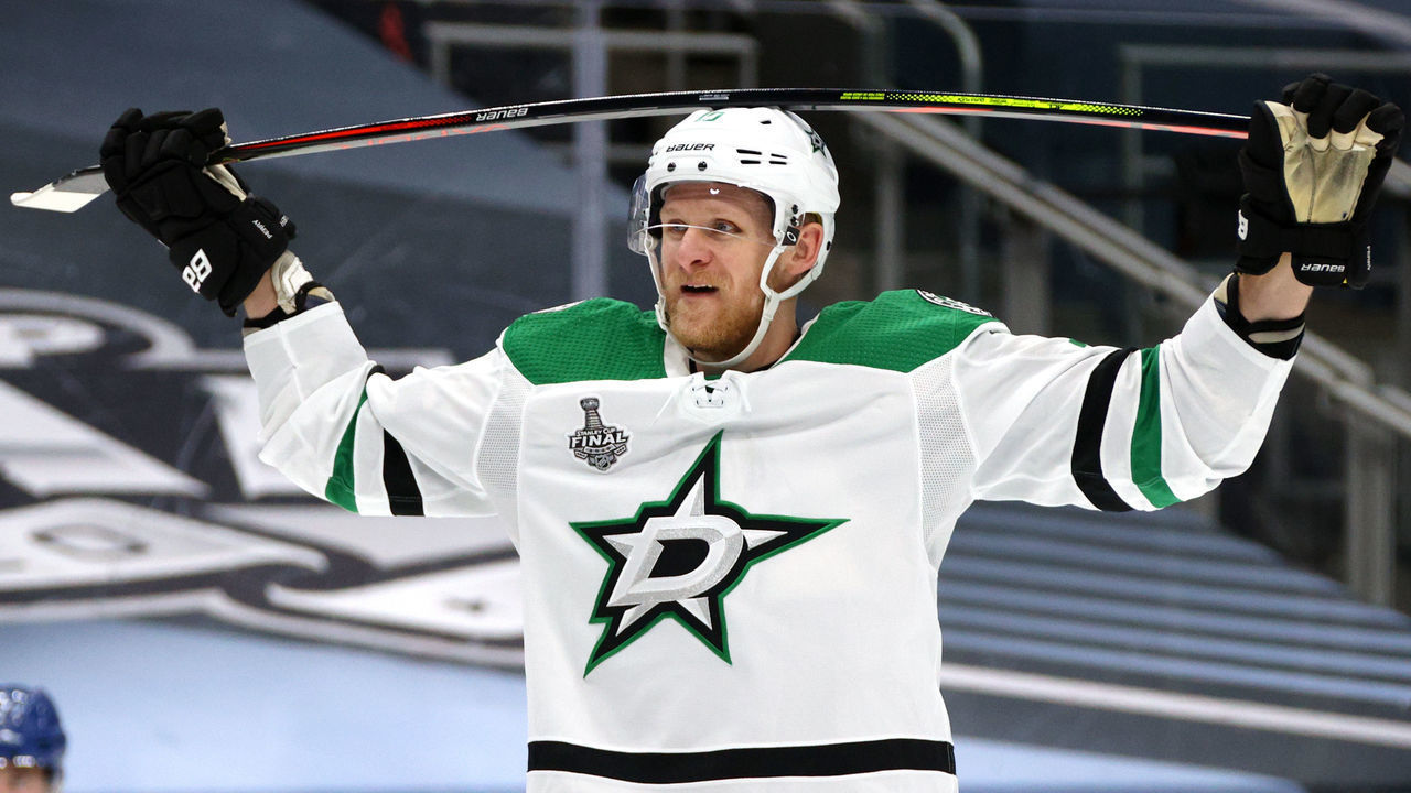 EDMONTON, ALBERTA - SEPTEMBER 26: Corey Perry #10 of the Dallas Stars reacts after goaltender Andrei Vasilevskiy #88 of the Tampa Bay Lightning made a save on Perry's shot attempt in the second period of Game Five of the 2020 NHL Stanley Cup Final between the Dallas Stars and the Tampa Bay Lightning at Rogers Place on September 26, 2020 in Edmonton, Alberta, Canada.