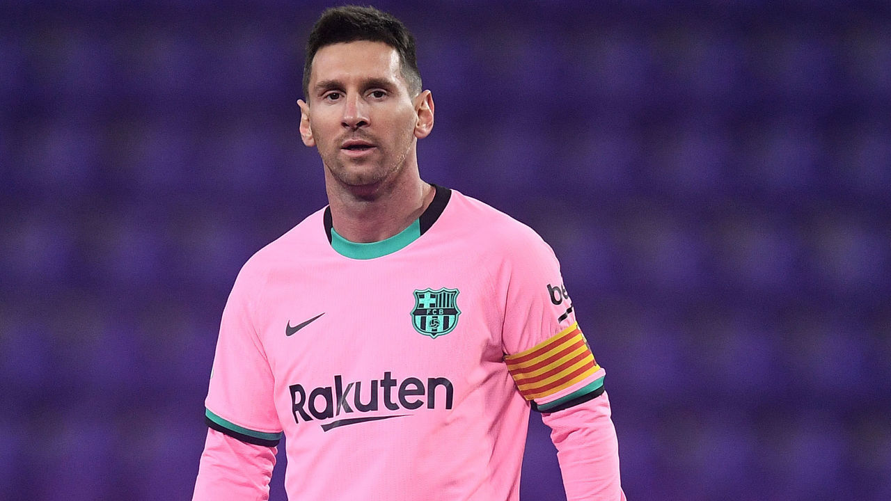 VALLADOLID, SPAIN - DECEMBER 22: Lionel Messi of Barcelona reacts during the La Liga Santander match between Real Valladolid CF and FC Barcelona at Estadio Municipal Jose Zorrilla on December 22, 2020 in Valladolid, Spain. Sporting stadiums around Spain remain under strict restrictions due to the Coronavirus Pandemic as Government social distancing laws prohibit fans inside venues resulting in games being played behind closed doors.