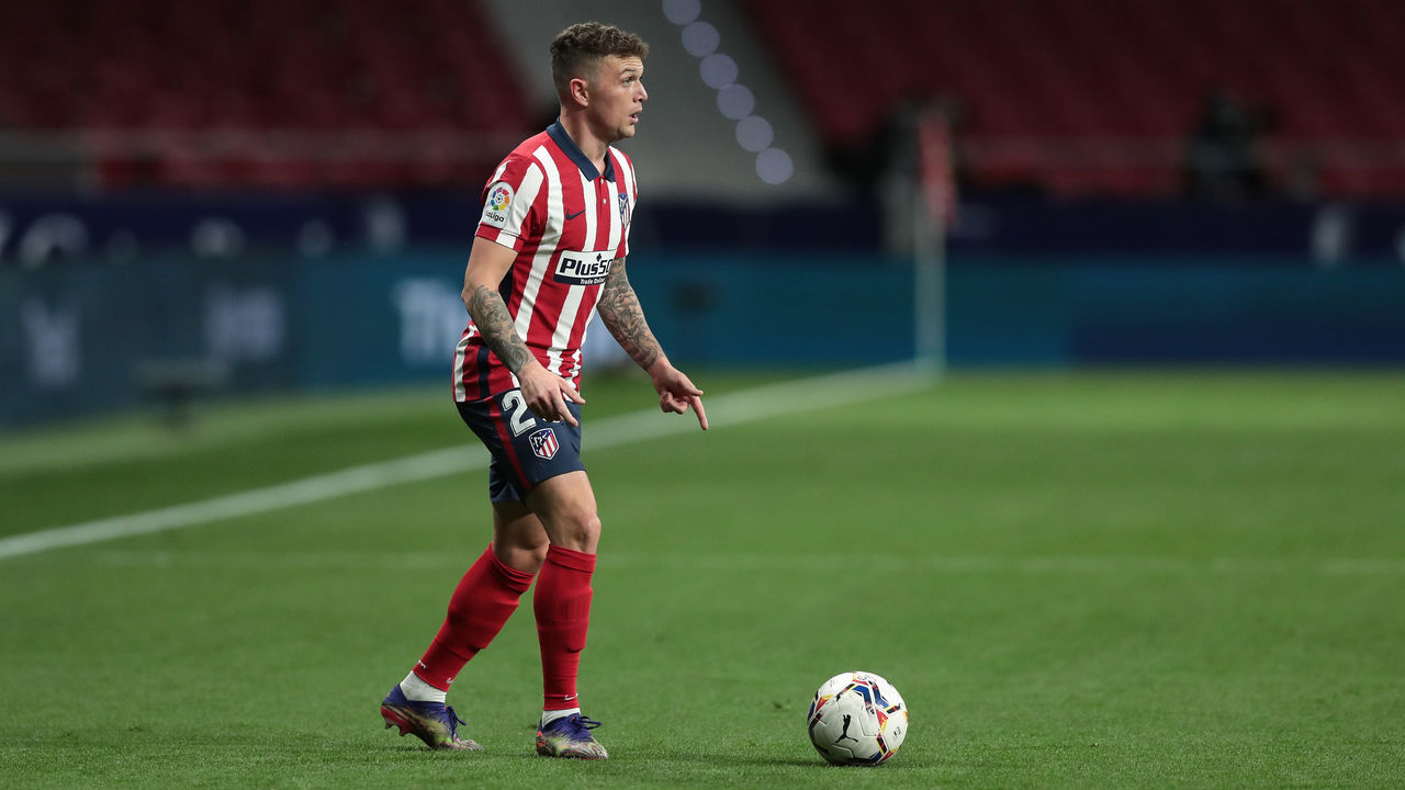 MADRID, SPAIN - DECEMBER 05: Kieran Trippier of Atletico de Madrid controls the ball during the La Liga Santander match between Atletico de Madrid and Real Valladolid CF at Estadio Wanda Metropolitano on December 05, 2020 in Madrid, Spain.