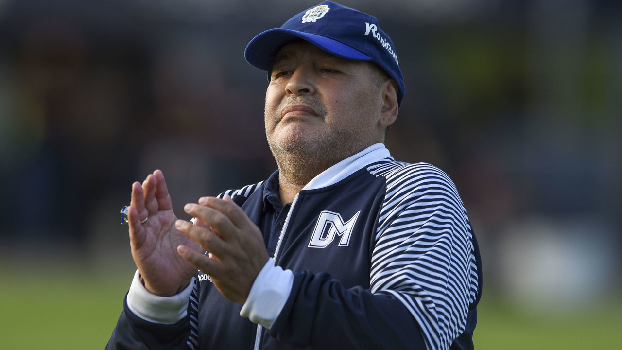 LA PLATA, ARGENTINA - FEBRUARY 08: Diego Maradona coach of Gimnasia y Esgrima La Plata wave the fans before second half during a match between Gimnasia y Esgrima La Plata and Patronato as part of Superliga 2019/20 at Juan Carmelo Zerillo Stadium on February 8, 2020 in La Plata, Argentina.