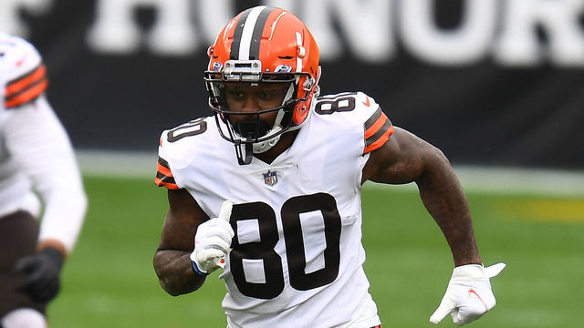 PITTSBURGH, PA - OCTOBER 18: Jarvis Landry #80 of the Cleveland Browns in action during the game against the Pittsburgh Steelers at Heinz Field on October 18, 2020 in Pittsburgh, Pennsylvania.