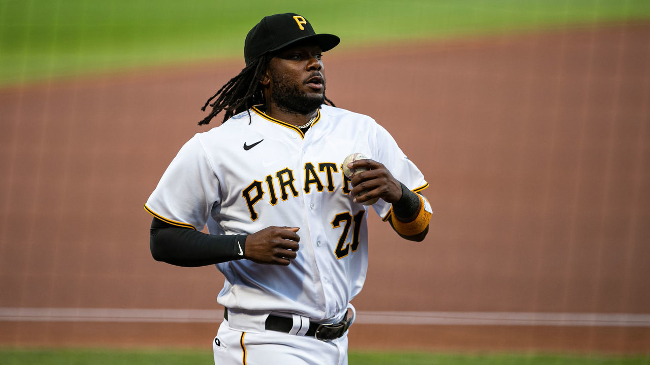 PITTSBURGH, PA - SEPTEMBER 09: Pittsburgh Pirates first baseman Josh Bell (55) looks on during the MLB baseball game between the Chicago White Sox and the Pittsburgh Pirates on September 09, 2020 at PNC Park in Pittsburgh, PA.