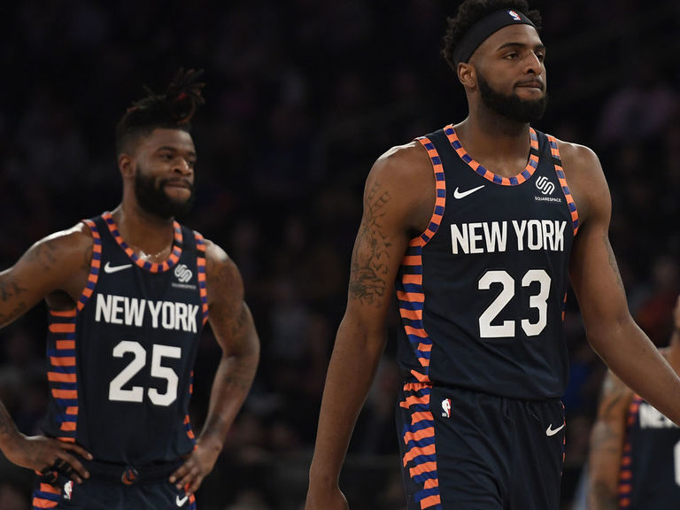 Watch: Knicks Send 2 Players Onto Court Wearing Same Number | TheScore.com