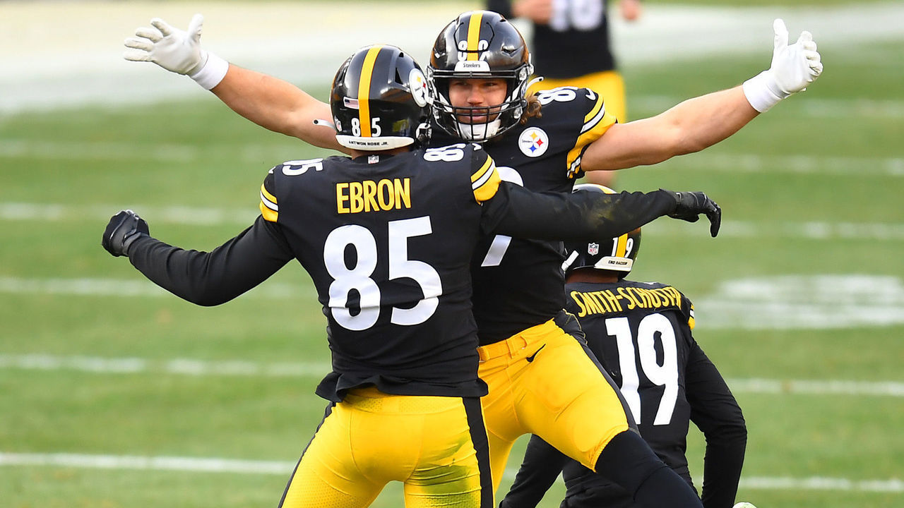 PITTSBURGH, PENNSYLVANIA - DECEMBER 27: Tight end Eric Ebron #85 of the Pittsburgh Steelers celebrates with tight end Vance McDonald #89 after Ebron made a touchdown reception against the Indianapolis Colts in the fourth quarter of their game at Heinz Field on December 27, 2020 in Pittsburgh, Pennsylvania.