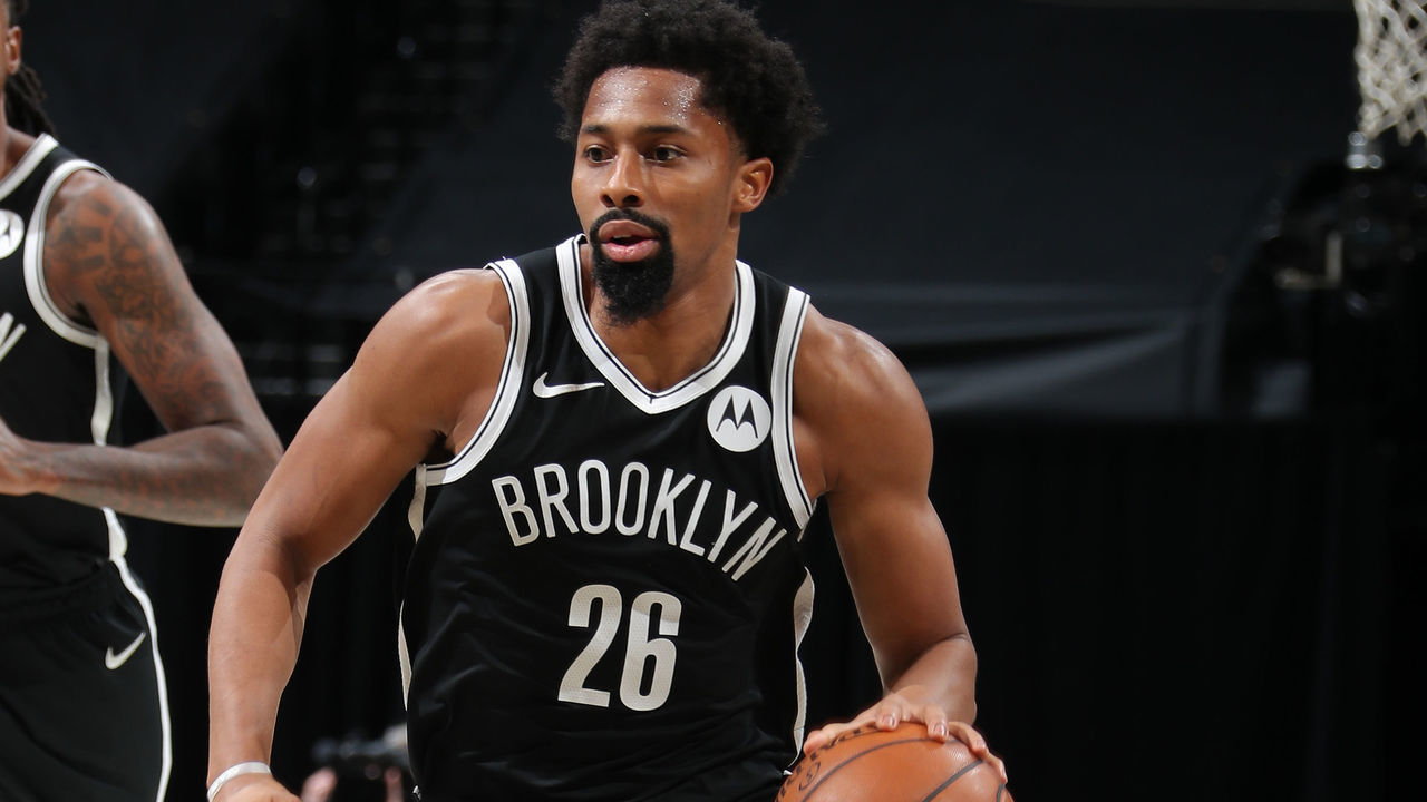 BROOKLYN, NY - DECEMBER 22: Spencer Dinwiddie #26 of the Brooklyn Nets handles the ball during the game against the Golden State Warriors on December 22, 2020 at Barclays Center in Brooklyn, New York. Mandatory Copyright Notice: Copyright 2020 NBAE