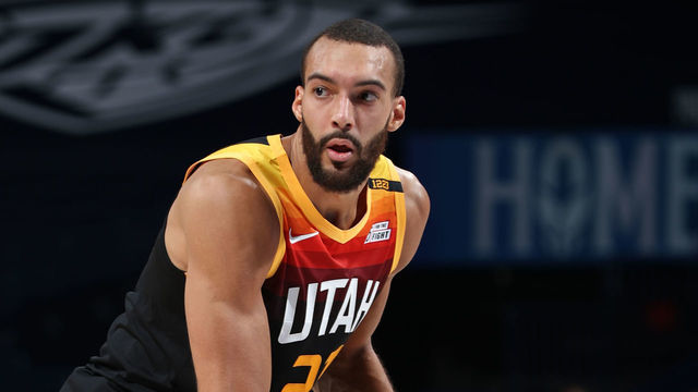 OKLAHOMA CITY, OK - DECEMBER 28: Rudy Gobert #27 of the Utah Jazz looks to pass the ball during the game against the Oklahoma City Thunder on December 28, 2020 at Chesapeake Energy Arena in Oklahoma City, Oklahoma. Mandatory Copyright Notice: Copyright 2020 NBAE