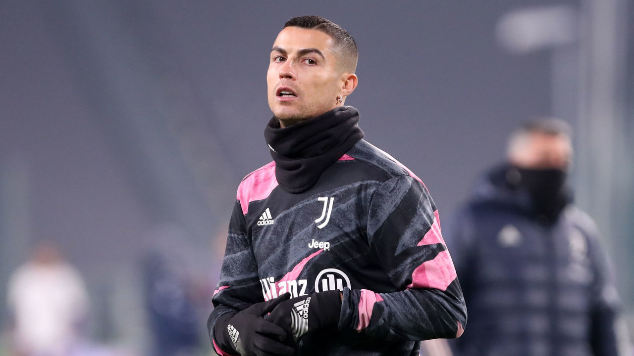 TURIN, ITALY - DECEMBER 22: (BILD ZEITUNG OUT) Cristiano Ronaldo of Juventus FC warm up prior to the Serie A match between Juventus and ACF Fiorentina at Allianz Stadium on December 22, 2020 in Turin, Italy. Sporting stadiums around Italy remain under strict restrictions due to the Coronavirus Pandemic as Government social distancing laws prohibit fans inside venues resulting in games being played behind closed doors.