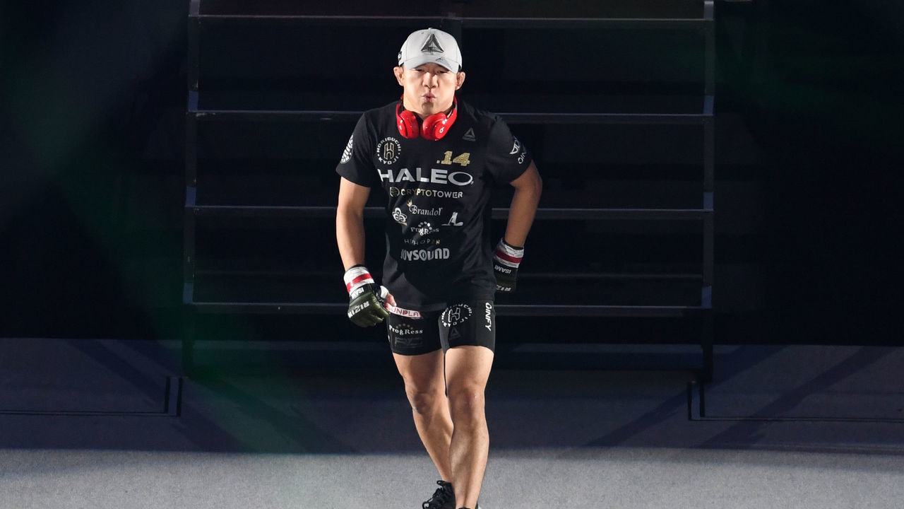 SAITAMA, JAPAN - DECEMBER 31: Kyoji Horiguchi enters the ring during the RIZIN. 14 at Saitama Super Arena on December 31, 2018 in Saitama, Japan.