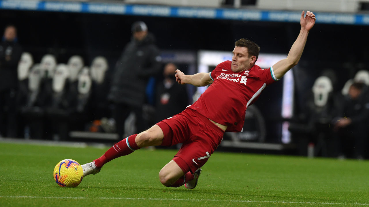 NEWCASTLE UPON TYNE, ENGLAND - DECEMBER 30: ( THE SUN OUT,THE SUN ON SUNDAY OUT) James Milner of Liverpool during the Premier League match between Newcastle United and Liverpool at St. James Park on December 30, 2020 in Newcastle upon Tyne, England. The match will be played without fans, behind closed doors as a Covid-19 precaution.