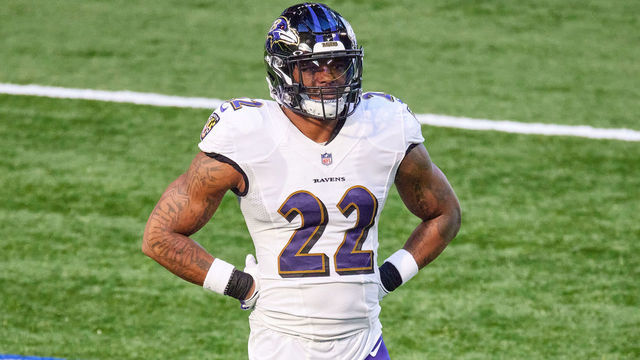 INDIANAPOLIS, IN - NOVEMBER 08: Baltimore Ravens cornerback Jimmy Smith (22) looks on in action during a NFL game between the Indianapolis Colts and the Baltimore Ravens on November 08, 2020 at Lucas Oil Stadium in Indianapolis, IN.
