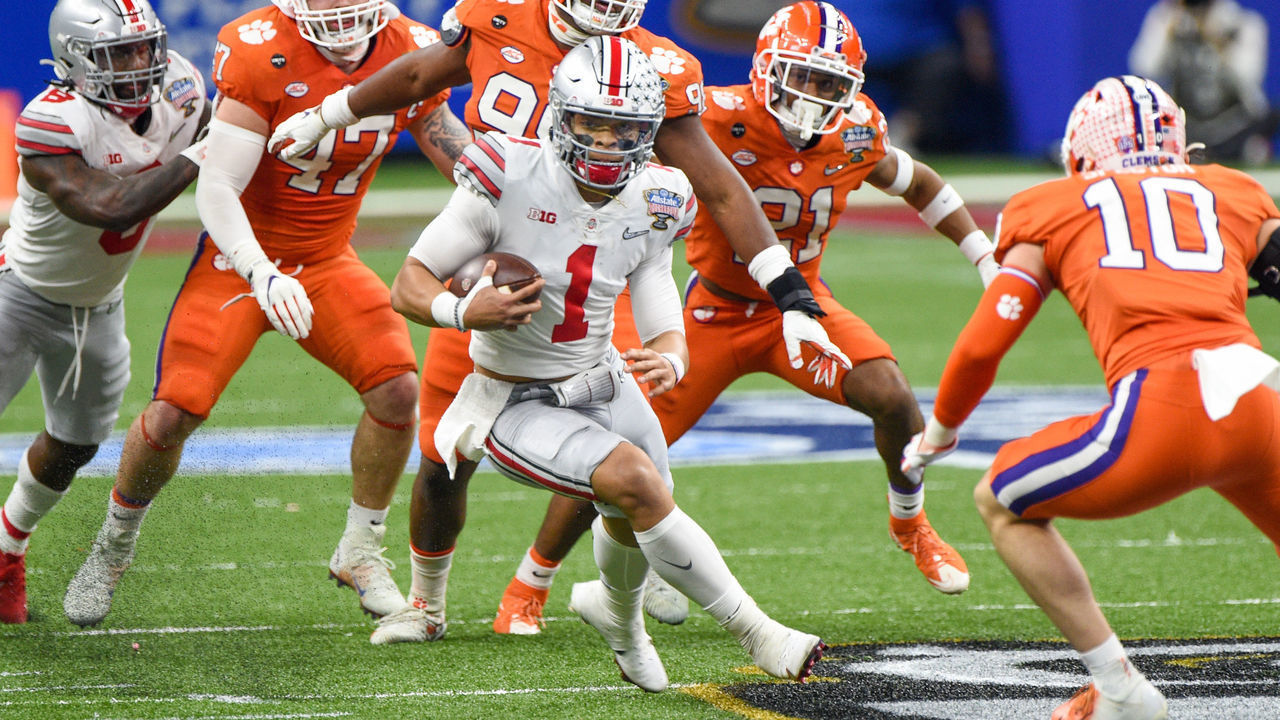 NEW ORLEANS, LA - JANUARY 01: Ohio State Buckeyes quarterback Justin Fields (1) cuts to the outside during the Allstate Sugar Bowl College Football Playoff Semifinal between the Ohio State Buckeyes and Clemson Tigers at the Mercedes-Benz Superdome on January 1, 2021 in New Orleans, LA.