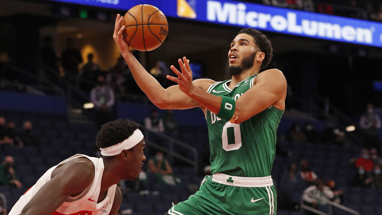 TAMPA, FL - JANUARY 04: Jayson Tatum #0 of the Boston Celtics drives to the basket against the Toronto Raptors on January 4, 2021 at Amalie Arena in Tampa, Florida. NOTE TO USER: User expressly acknowledges and agrees that, by downloading and/or using this photograph, user is consenting to the terms and conditions of the Getty Images License Agreement. Mandatory Copyright Notice: Copyright 2021 NBAE