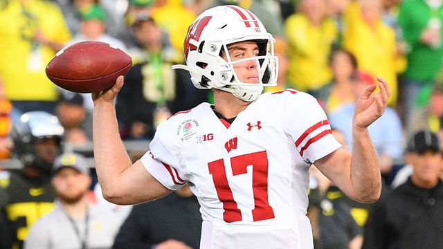PASADENA, CA - JANUARY 01: Wisconsin Badgers (17) Jack Coan (QB) throws a pass during the Rose Bowl game between the Wisconsin Badgers and the Oregon Ducks on January 1, 2020 at the Rose Bowl in Pasadena, CA.