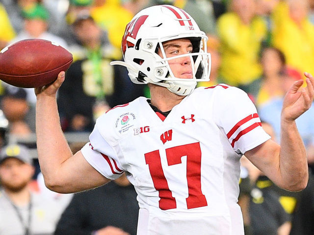 PASADENA, CA - JANUARY 01: Wisconsin Badgers (17) Jack Coan (QB) throws a pass during the Rose Bowl game between the Wisconsin Badgers and the Oregon Ducks on January 1, 2020 at the Rose Bowl in Pasadena, CA.