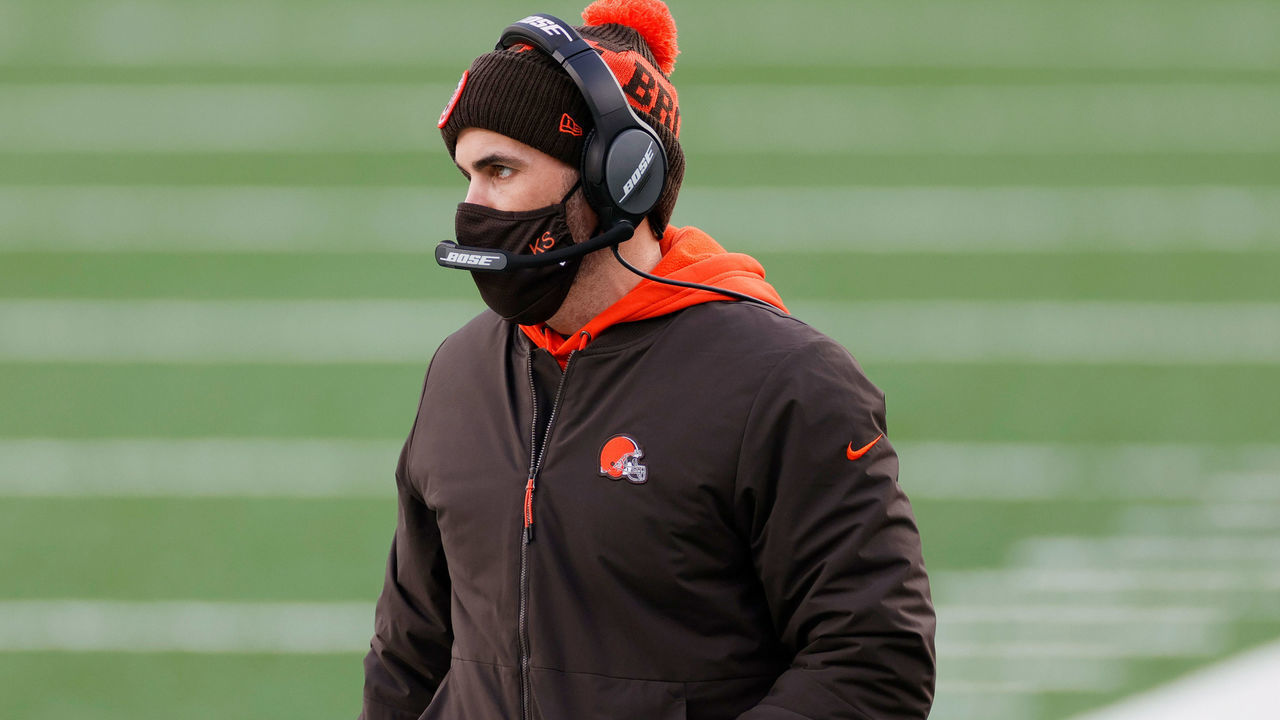 EAST RUTHERFORD, NEW JERSEY - DECEMBER 27: Head coach Kevin Stefanski of the Cleveland Browns looks on in the third quarter against the New York Jets at MetLife Stadium on December 27, 2020 in East Rutherford, New Jersey.