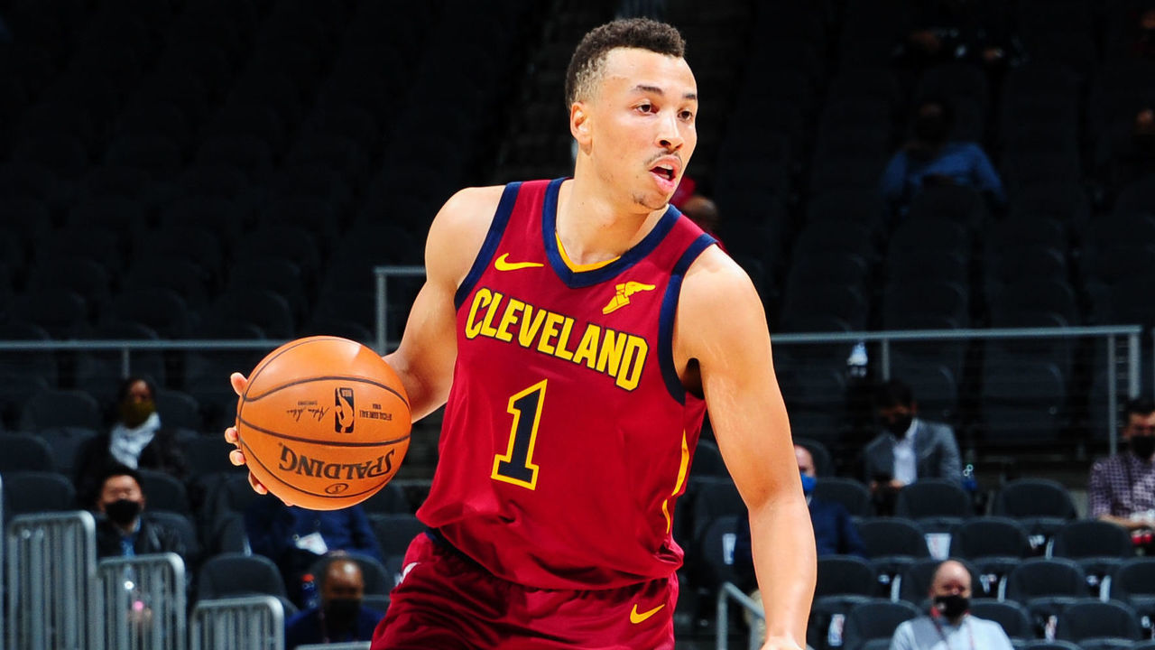 ATLANTA, GA - JANUARY 2: Dante Exum #1 of the Cleveland Cavaliers looks to pass the ball during the game against the Atlanta Hawks on January 2, 2021 at State Farm Arena in Atlanta, Georgia. NOTE TO USER: User expressly acknowledges and agrees that, by downloading and/or using this Photograph, user is consenting to the terms and conditions of the Getty Images License Agreement. Mandatory Copyright Notice: Copyright 2021 NBAE