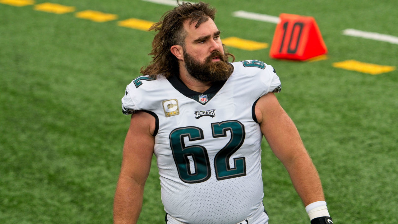 EAST RUTHERFORD, NJ - NOVEMBER 15: Philadelphia Eagles center Jason Kelce (62) looks on during the game between the Philadelphia Eagles and the New York Giants on November 15, 2020 at MetLife Stadium in East Rutherford, NJ.