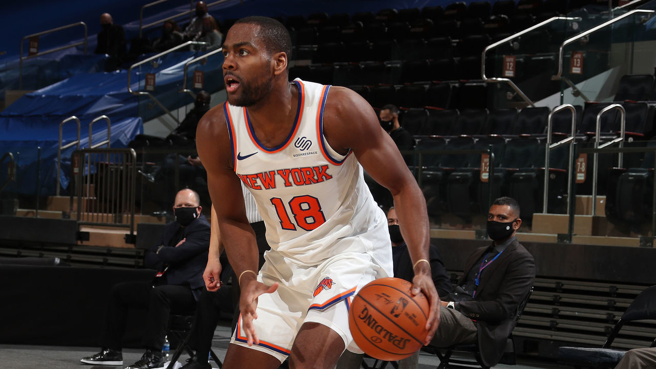 NEW YORK, NY - DECEMBER 27: Alec Burks #18 of the New York Knicks handles the ball during the game against the Milwaukee Bucks on December 27, 2020 at Madison Square Garden in New York City, New York. Mandatory Copyright Notice: Copyright 2020 NBAE