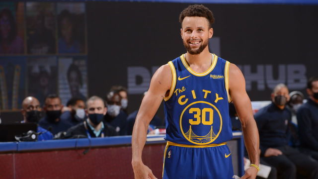 SAN FRANCISCO, CA - January 8: Stephen Curry #30 of the Golden State Warriors smiles during the game against the LA Clippers on January 8, 2021 at Chase Center in San Francisco, California. NOTE TO USER: User expressly acknowledges and agrees that, by downloading and or using this photograph, user is consenting to the terms and conditions of Getty Images License Agreement. Mandatory Copyright Notice: Copyright 2021 NBAE