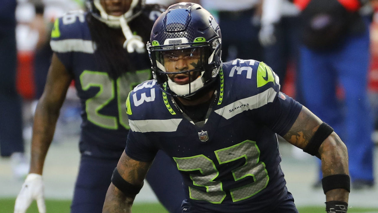 GLENDALE, ARIZONA - JANUARY 03: Safety Jamal Adams #33 of the Seattle Seahawks runs during the first half against the San Francisco 49ers at State Farm Stadium on January 03, 2021 in Glendale, Arizona.