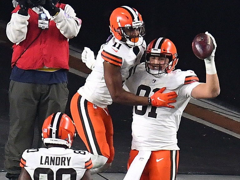 Browns Stun Steelers For 1st Playoff Win In 26 Years | TheScore.com