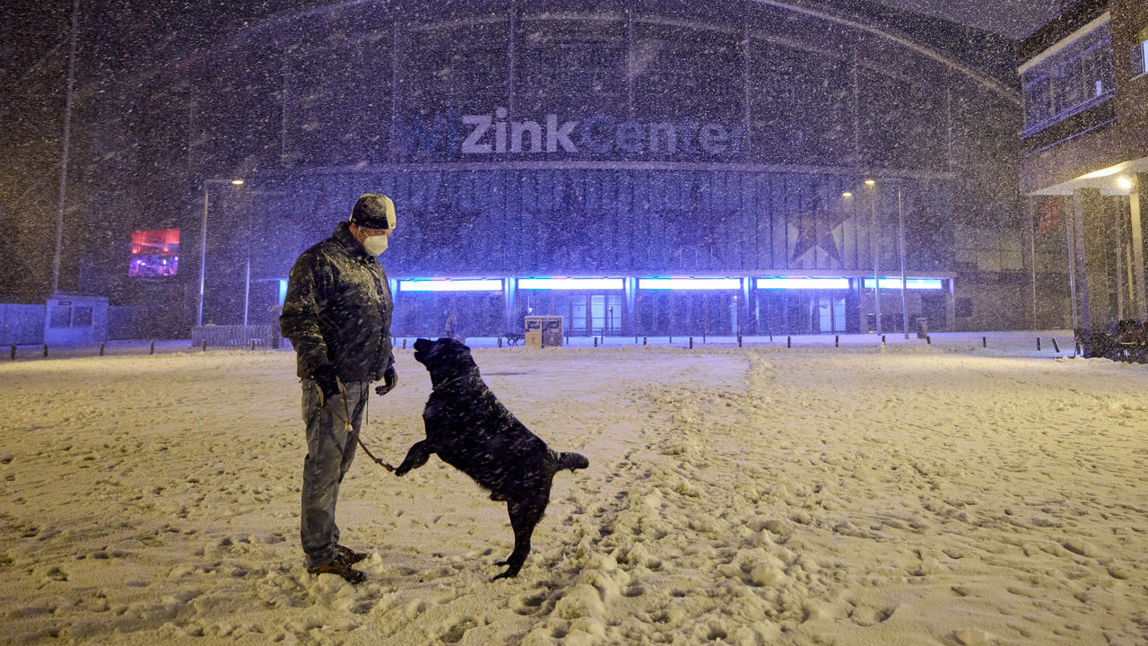 MADRID, SPAIN - JANUARY 08: A general view outside the arena as a heavy snowfall comes down prior to the 2020/2021 Turkish Airlines EuroLeague Regular Season Round 18 match between Real Madrid and AX Armani Exchange Milan at Wizink Center on January 08, 2021 in Madrid, Spain.