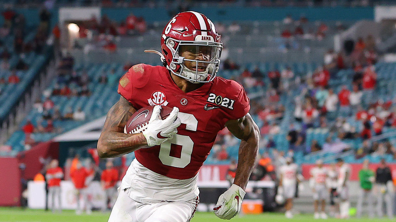 MIAMI GARDENS, FLORIDA - JANUARY 11: DeVonta Smith #6 of the Alabama Crimson Tide rushes during the second quarter of the College Football Playoff National Championship game against the Ohio State Buckeyes at Hard Rock Stadium on January 11, 2021 in Miami Gardens, Florida.