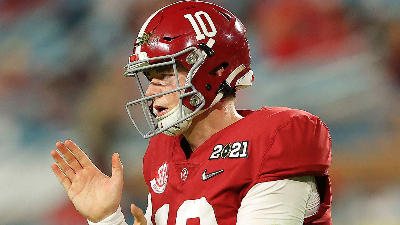 MIAMI GARDENS, FLORIDA - JANUARY 11: Mac Jones #10 of the Alabama Crimson Tide in action during the third quarter of the College Football Playoff National Championship game against the Ohio State Buckeyes at Hard Rock Stadium on January 11, 2021 in Miami Gardens, Florida.