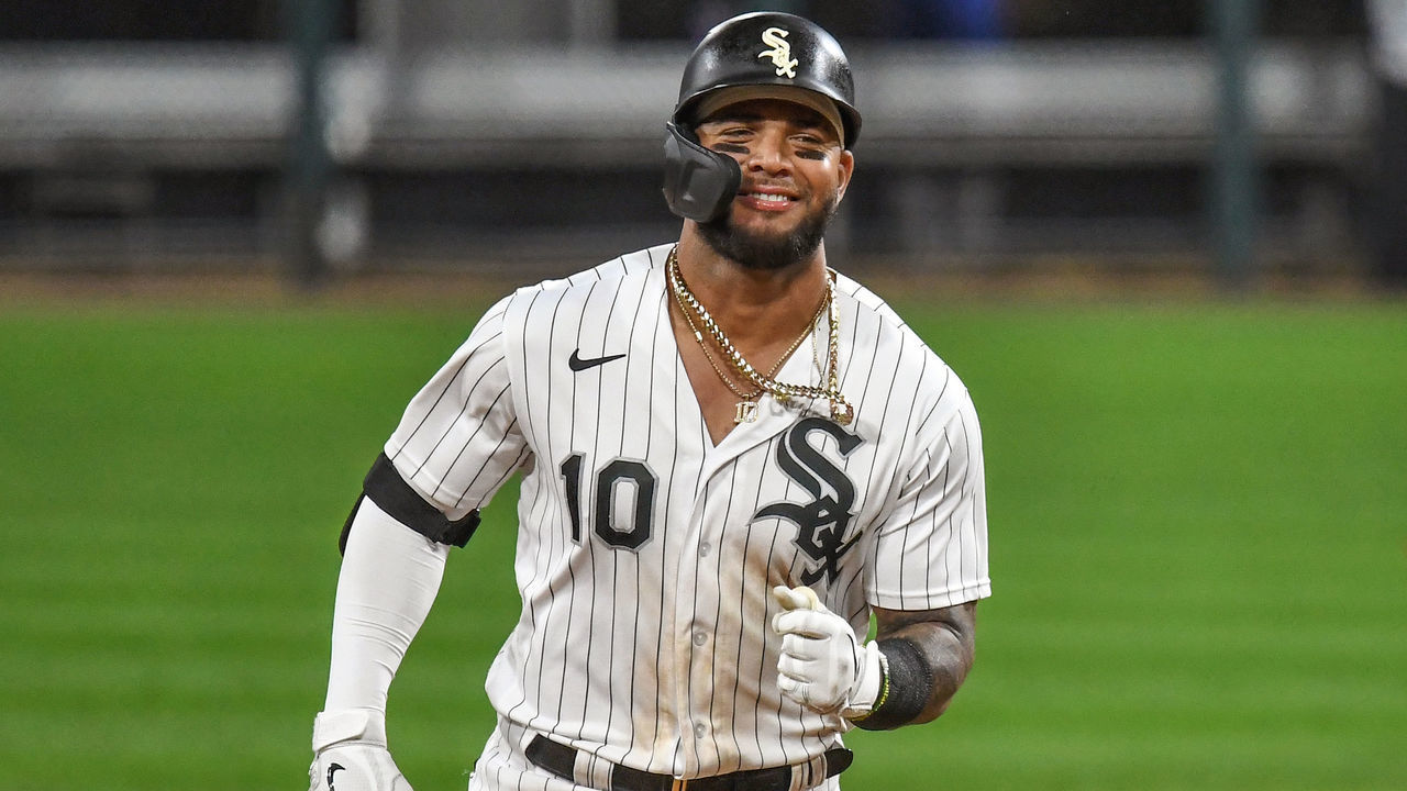 CHICAGO, IL - SEPTEMBER 26: Chicago White Sox infielder Yoan Moncada (10) rounds the bases after hitting a 2-run home run in the bottom of the 6th off of Chicago Cubs pitcher Jason Adam (60) during a Major League Baseball game between the Chicago White Sox and Chicago Cubs on September 26, 2020, at Guaranteed Rate Field, Chicago, IL.
