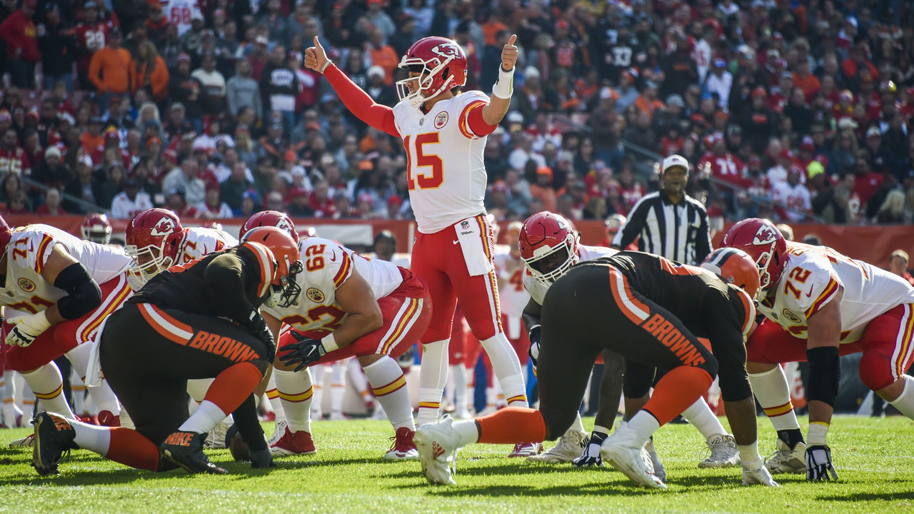 CLEVELAND, OH - NOVEMBER 04: Patrick Mahomes #15 of the Kansas City Chiefs signals during the second quarter against the Cleveland Browns at FirstEnergy Stadium on November 4, 2018 in Cleveland, Ohio.