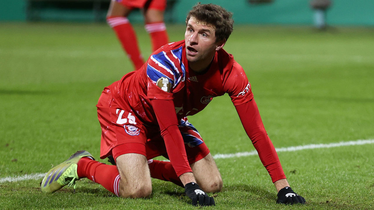 13 January 2021, Schleswig-Holstein, Kiel: Football: DFB Cup, Holstein Kiel - Bayern Munich, 2nd round at Holstein Stadium. Munich's Thomas Müller reacts after missing a goal-scoring opportunity. IMPORTANT NOTE: In accordance with the regulations of the DFL Deutsche Fußball Liga and the DFB Deutscher Fußball-Bund, it is prohibited to use or have used photographs taken in the stadium and/or of the match in the form of sequence pictures and/or video-like photo series. Photo: Christian Charisius/dpa