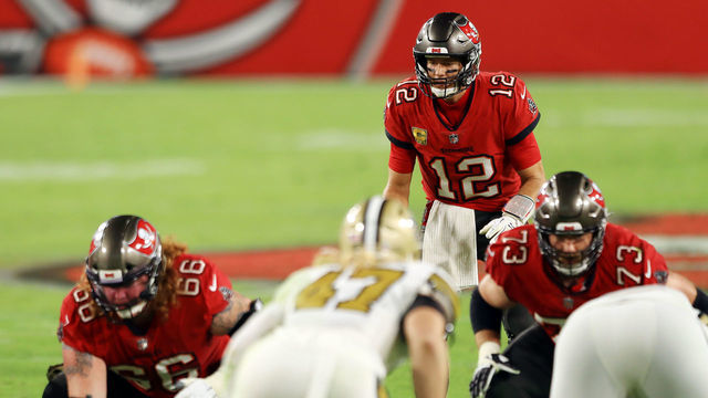 TAMPA, FLORIDA - NOVEMBER 08: Tom Brady #12 of the Tampa Bay Buccaneers prepares to take a snap during the second half against the New Orleans Saints at Raymond James Stadium on November 08, 2020 in Tampa, Florida.
