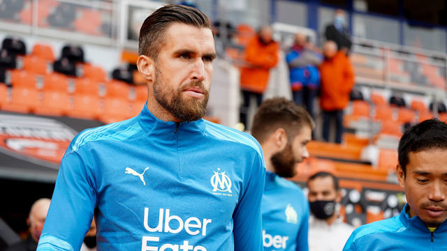 LORIENT, FRANCE - OCTOBER 24: Kévin Strootman during the Ligue 1 match between FC Lorient and Olympique Marseille at Stade du Moustoir on October 24, 2020 in Lorient, France.