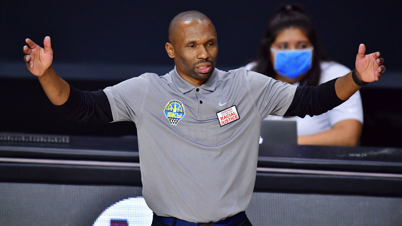 PALMETTO, FLORIDA - SEPTEMBER 06: Head coach James Wade of the Chicago Sky reacts during the second half of a game against the Los Angeles Sparks at Feld Entertainment Center on September 06, 2020 in Palmetto, Florida.